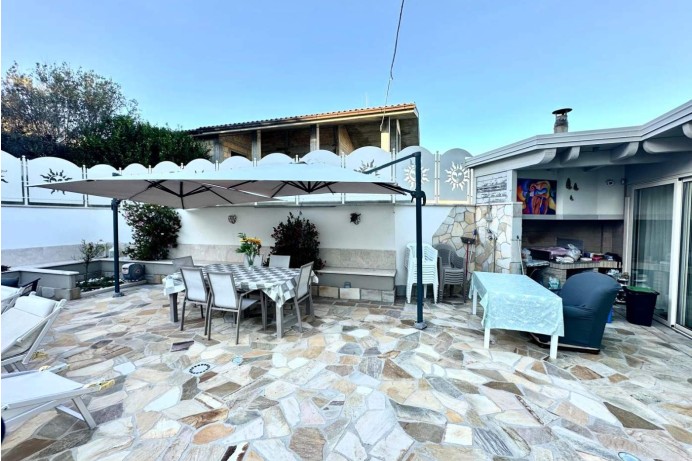 Villa in Vendita a Colonnella 13 