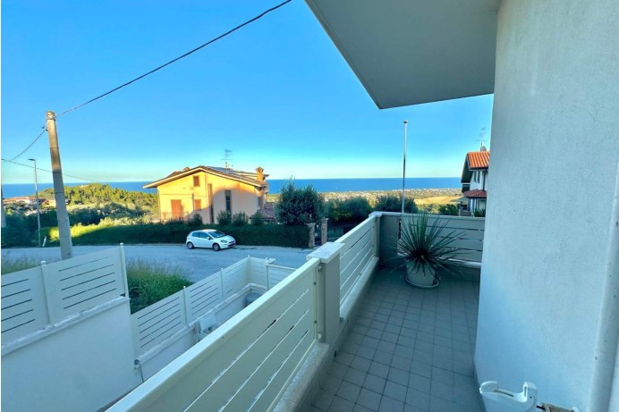 Villa in Vendita a Colonnella 16 