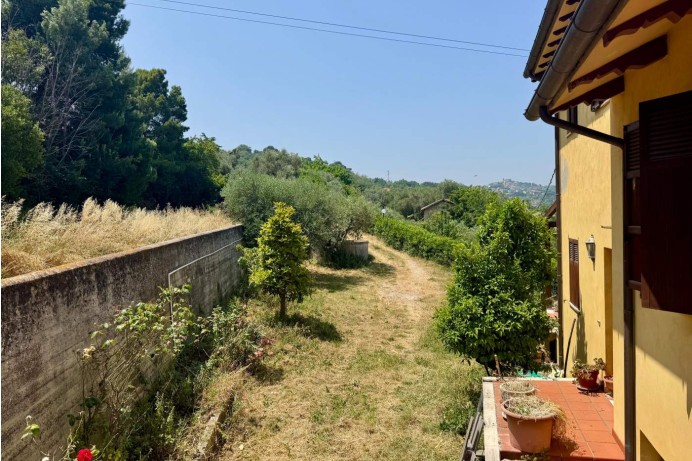 Casa Indipendente in Vendita a San Benedetto Del Tronto 35 