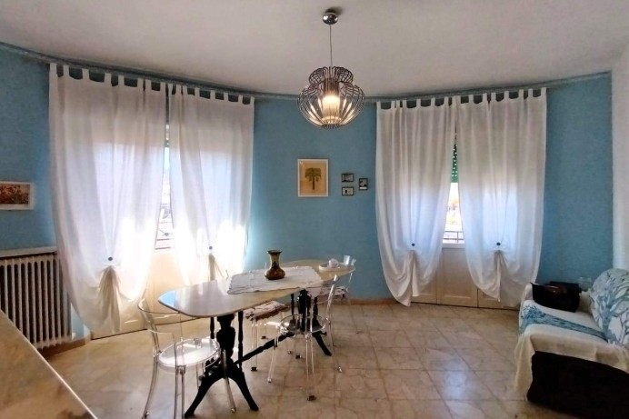 TRILOCALE IN AFFITTO IN VIA...