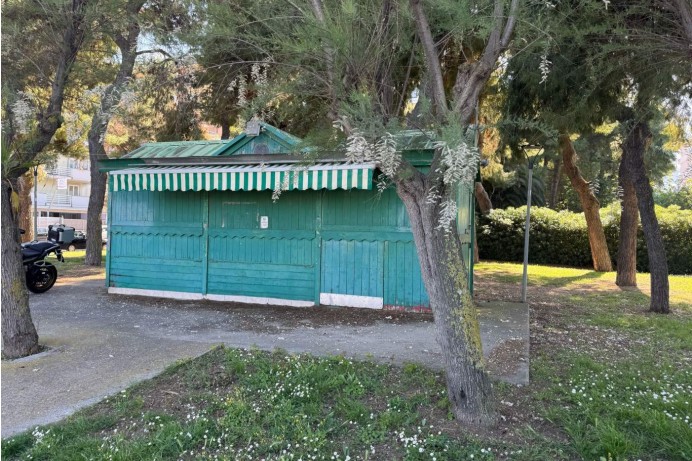 CHIOSCO IN VIA GUGLIEMO MAR...