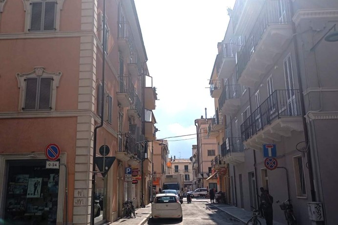 Locale Commerciale in Vendita a San Benedetto Del Tronto 2 