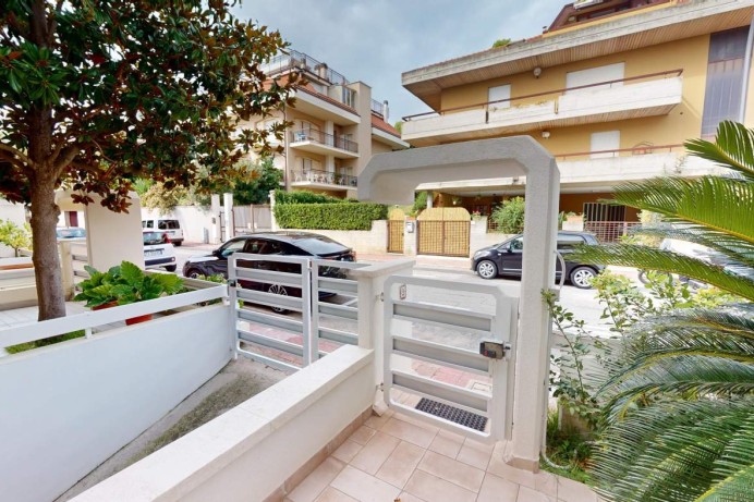 Villa in Vendita a Grottammare 32 
