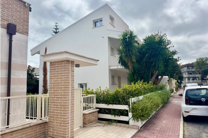 Villa in Vendita a Grottammare 34 