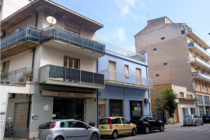 Locale Commerciale in Vendita a San Benedetto Del Tronto 14 