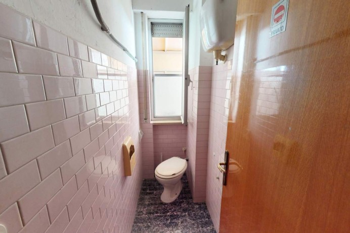 Locale Commerciale in Vendita a San Benedetto Del Tronto 18 