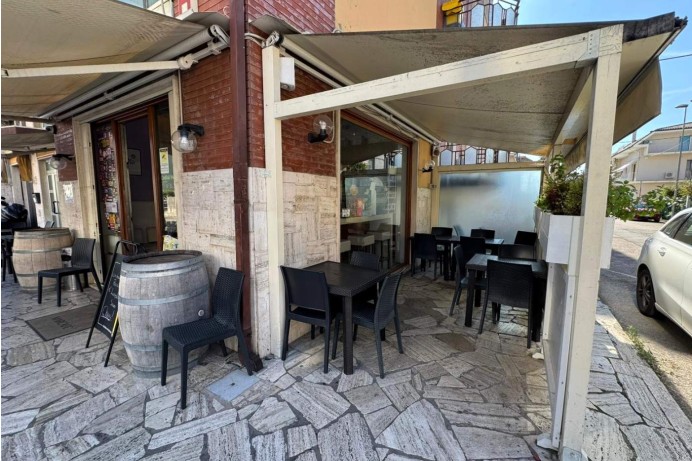 Locale Commerciale in Vendita a San Benedetto Del Tronto 2 