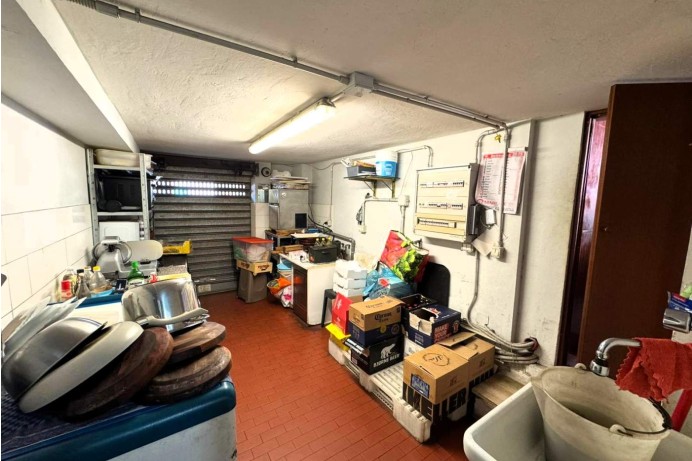 Locale Commerciale in Vendita a San Benedetto Del Tronto 12 