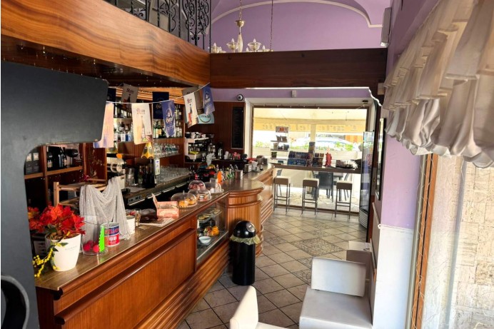 Locale Commerciale in Vendita a San Benedetto Del Tronto 6 