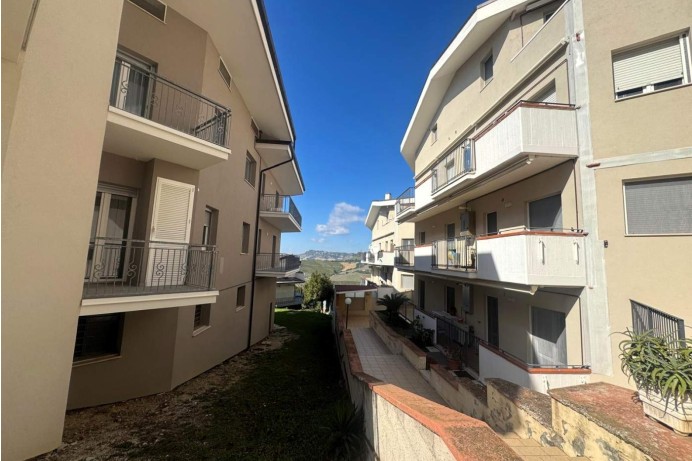 Appartamento in Vendita a Acquaviva Picena 26 