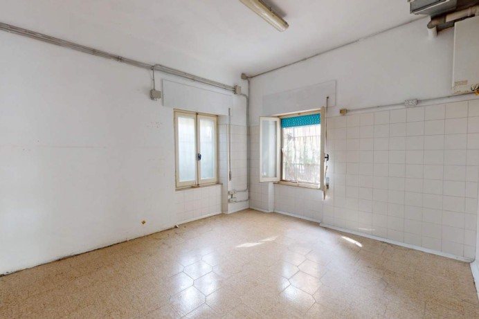 Locale Commerciale in Vendita a San Benedetto Del Tronto 8 