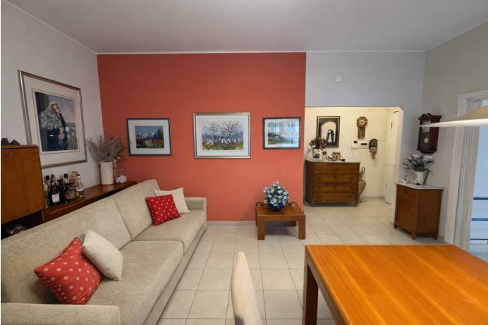 TRILOCALE AFFITATO IN VIA D...