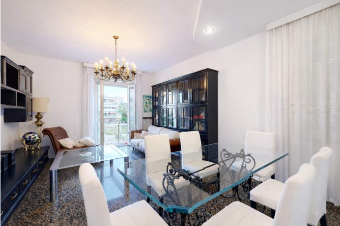 QUADRILOCALE IN VIA MONTE D...