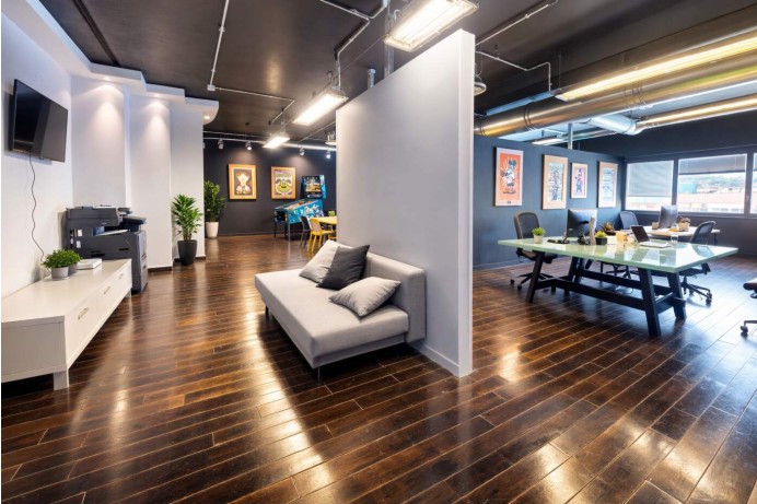 LOCALE COMMERCIALE IN VIA D...