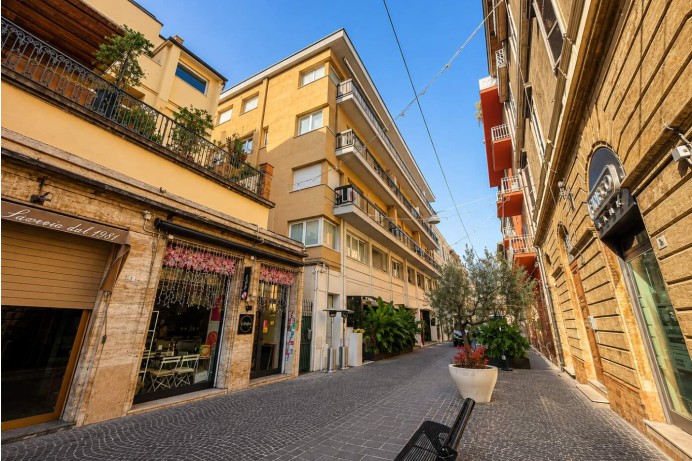 TRILOCALE IN VIA XX SETTEMB...
