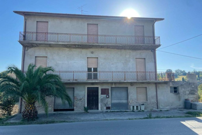 Casa Indipendente in Vendita a Ancarano 6 