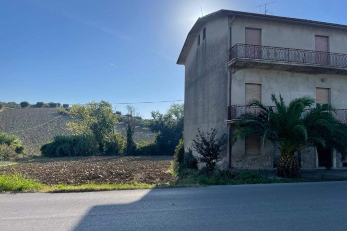 Casa Indipendente in Vendita a Ancarano 7 