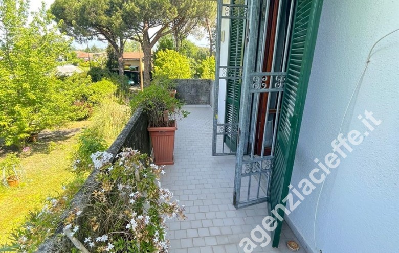 Casa bi-trifamiliare in vendita a Marina Di Massa (Massa) - Foto 17