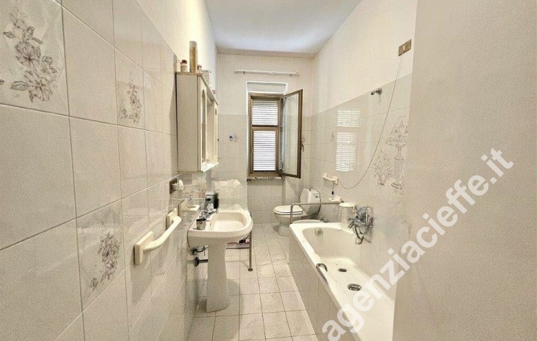 Villa - villetta in vendita a Marina Di Massa (Massa) - Foto 13