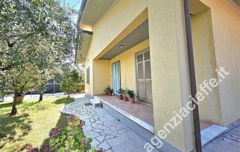 Villa - villetta in vendita a Marina Di Massa (Massa) - Foto 3