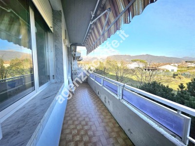 Marina di Massa Centrale - App...