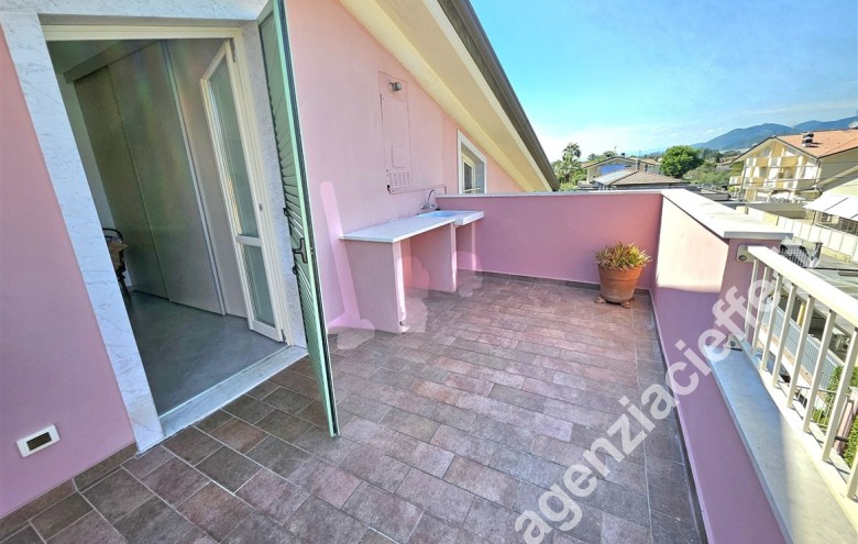 Appartamento indipendente in vendita a Marina Di Massa (Massa) - Foto 30