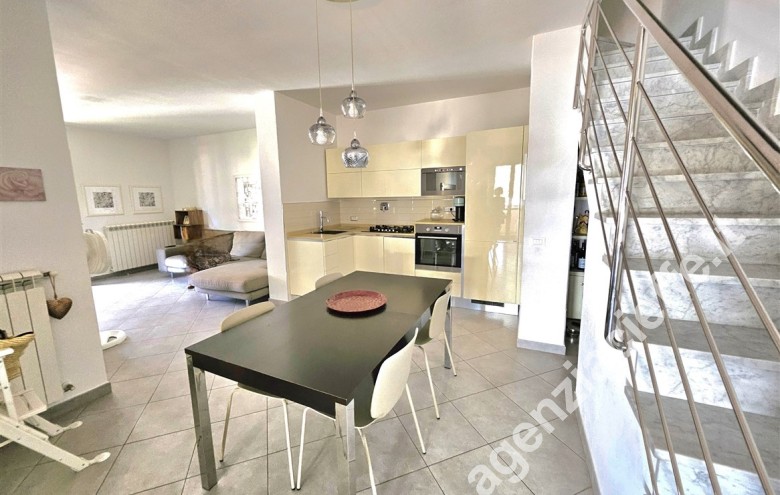 Appartamento indipendente in vendita a Marina Di Massa (Massa) - Foto 3