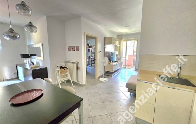 Appartamento indipendente in vendita a Marina Di Massa (Massa) - Foto 4