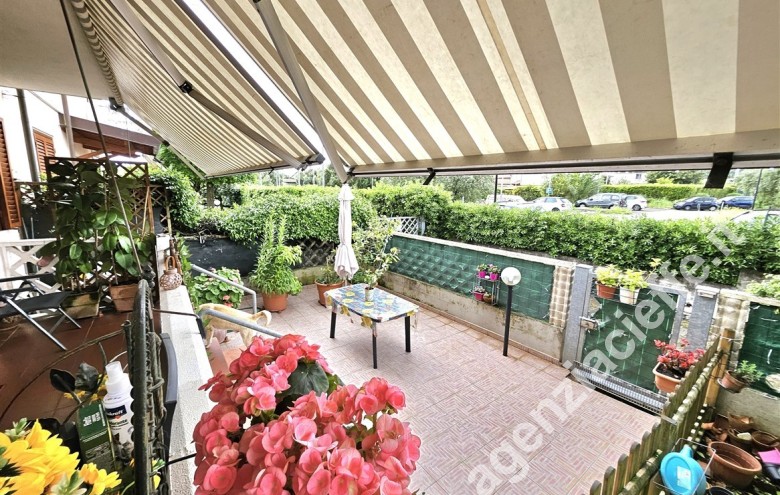 Villetta a schiera in vendita a Massa - Foto 1