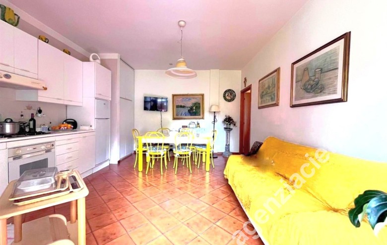 Appartamento indipendente in vendita a Marina Di Massa (Massa) - Foto 9