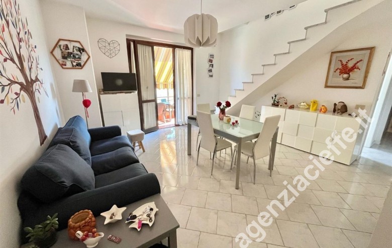 Appartamento in vendita a Marina Di Massa (Massa) - Foto 2