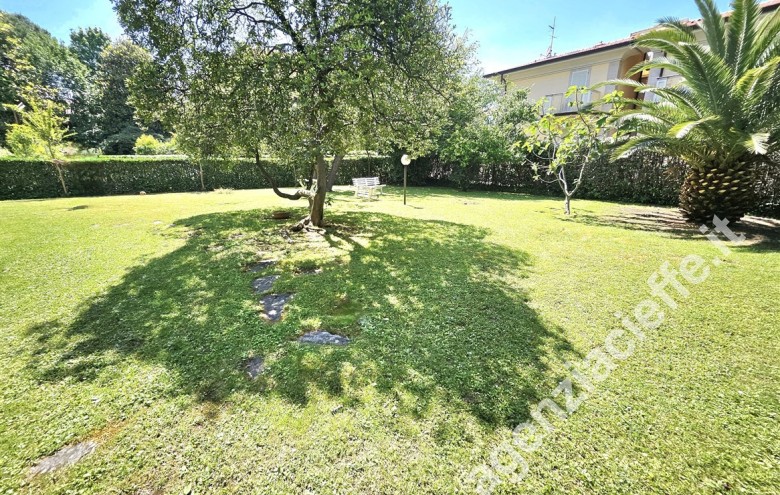 Appartamento in vendita a Marina Di Massa (Massa) - Foto 1