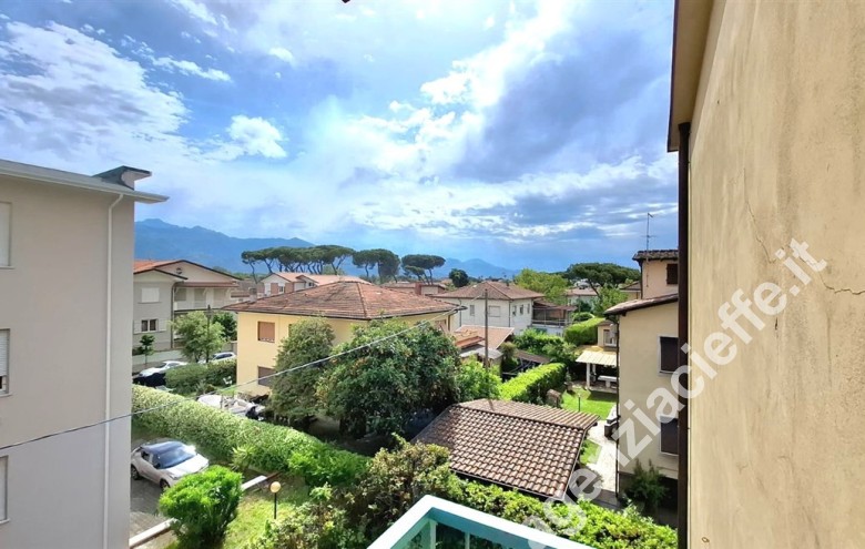 Appartamento in vendita a Marina Di Massa (Massa) - Foto 1