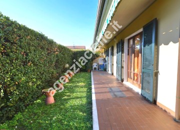 Marina di massa – elegante v