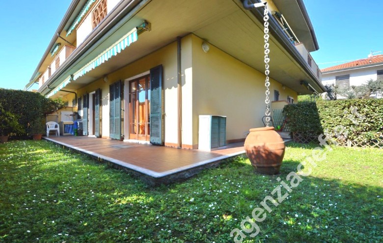 Villetta a schiera in vendita a Marina Di Massa (Massa) - Foto 2