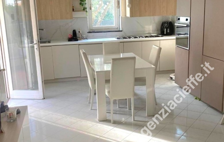 Appartamento indipendente in vendita a Marina Di Massa (Massa) - Foto 3