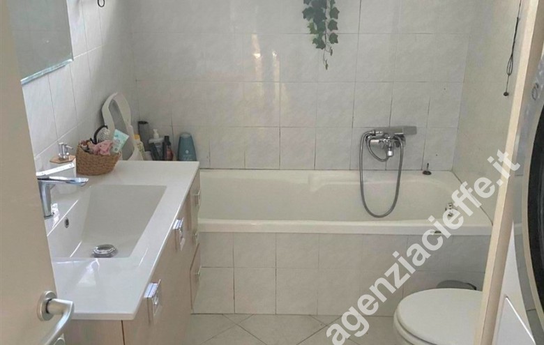 Appartamento indipendente in vendita a Marina Di Massa (Massa) - Foto 6