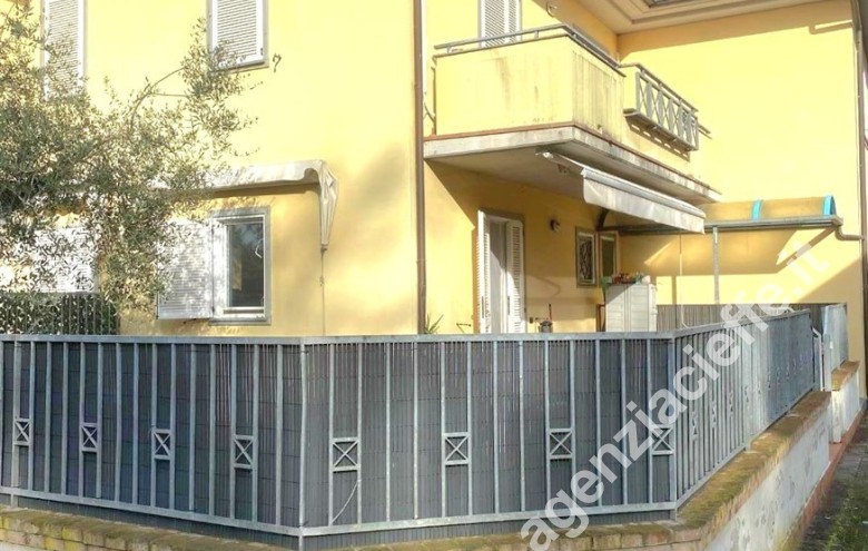 Appartamento indipendente in vendita a Marina Di Massa (Massa) - Foto 1