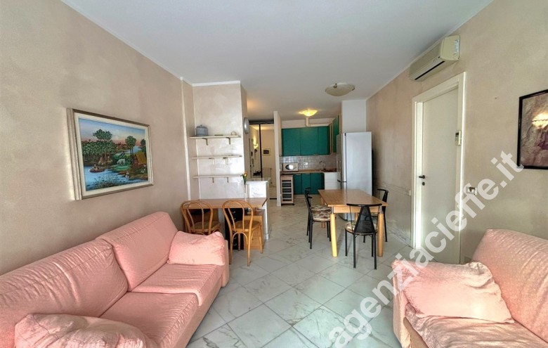 Appartamento in vendita a Marina Di Massa (Massa) - Foto 2