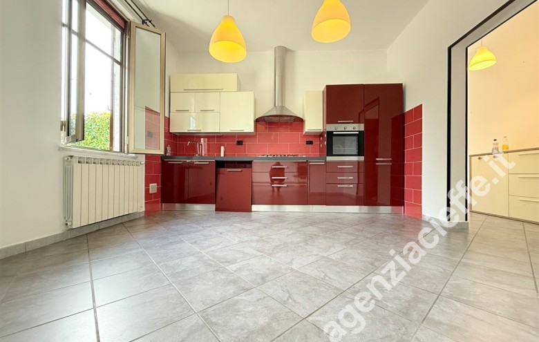 Casa bi-trifamiliare in vendita a Marina Di Massa (Massa) - Foto 5