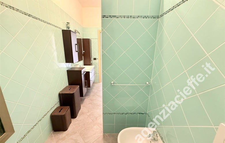 Casa bi-trifamiliare in vendita a Marina Di Massa (Massa) - Foto 9