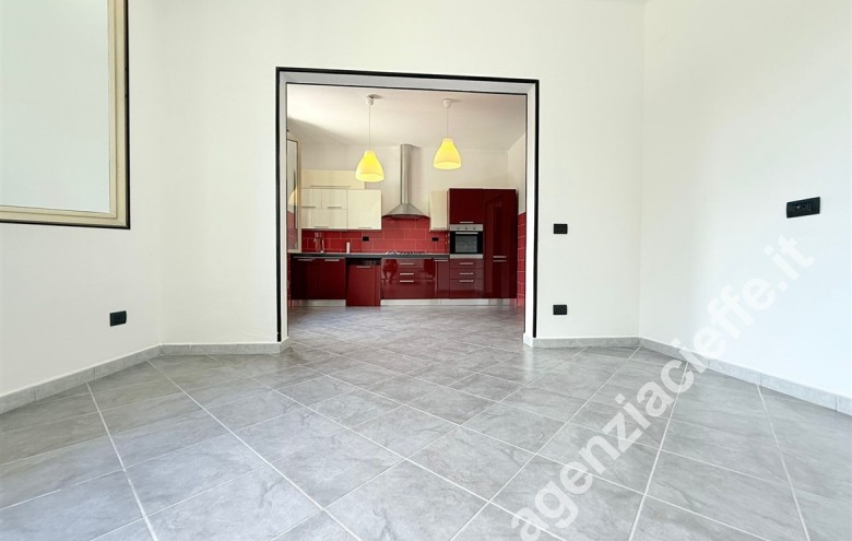 Casa bi-trifamiliare in vendita a Marina Di Massa (Massa) - Foto 2