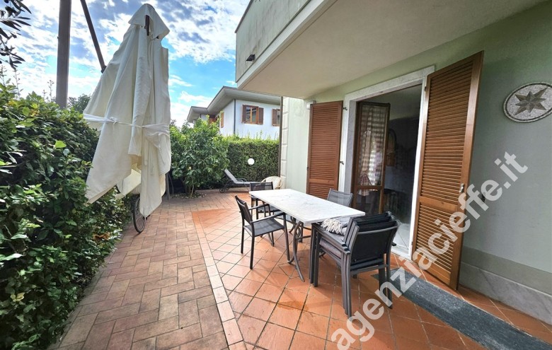 Villetta a schiera in vendita a Marina Di Massa (Massa) - Foto 1