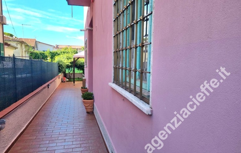 Appartamento indipendente in vendita a Marina Di Massa (Massa) - Foto 14