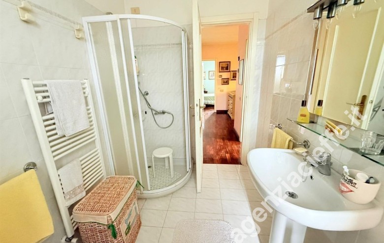 Casa bi-trifamiliare in vendita a Marina Di Massa (Massa) - Foto 16