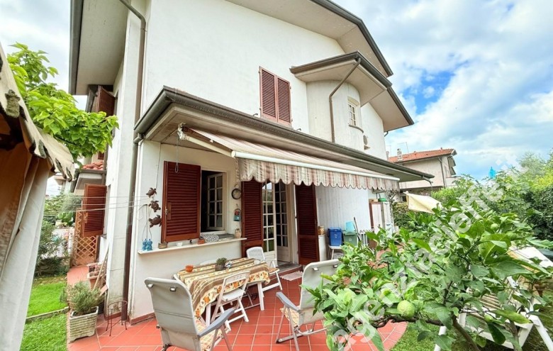 Casa bi-trifamiliare in vendita a Marina Di Massa (Massa) - Foto 30