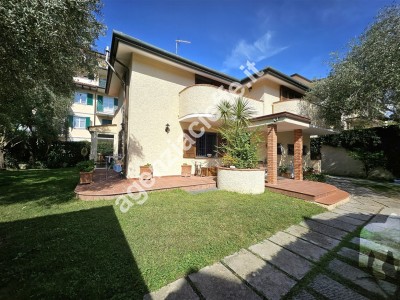 Massa, a due passi dal centro,...