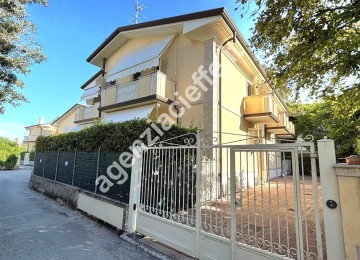 Marina di massa a soli 500 met
