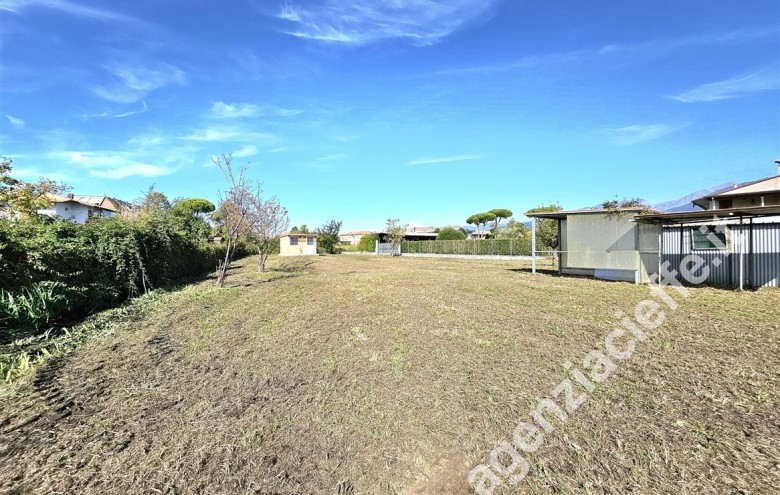 Terreno agricolo in vendita a Marina Di Massa (Massa) - Foto 2