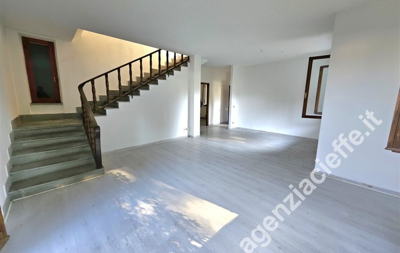 Casa bi-trifamiliare in vendita a Marina Di Massa (Massa) - Foto 3
